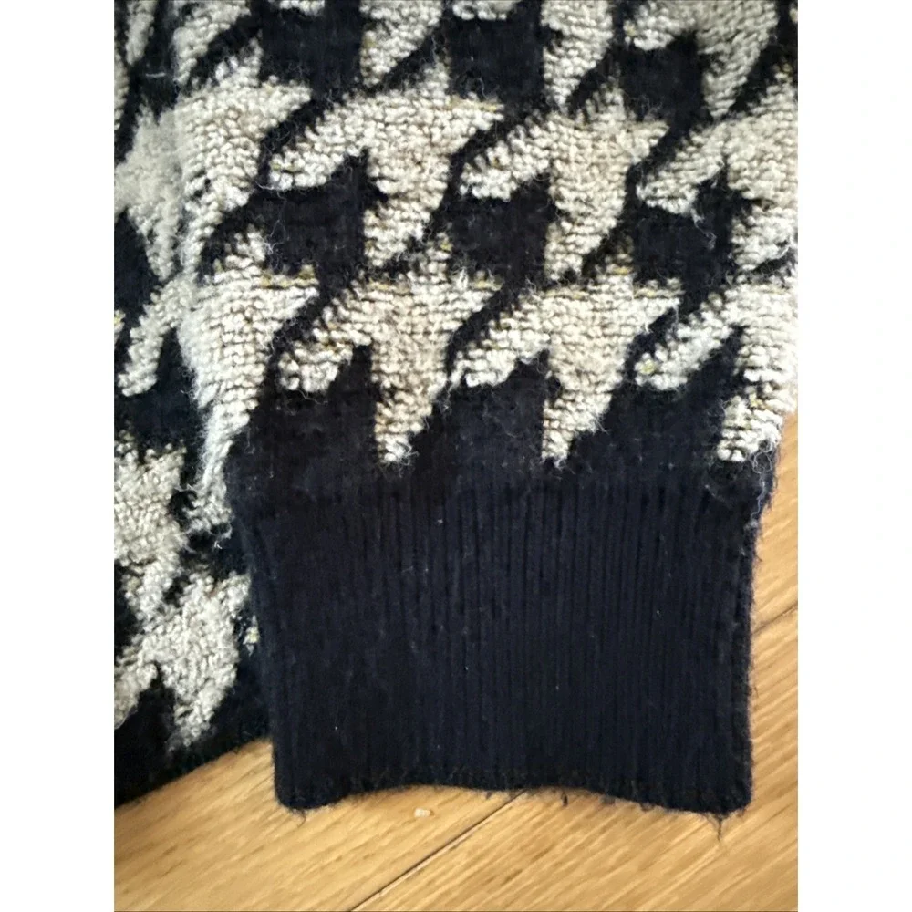 Max Studio Houndstooth Sweater Black Beige Cropped Pullover Knit Long Sleeve top
